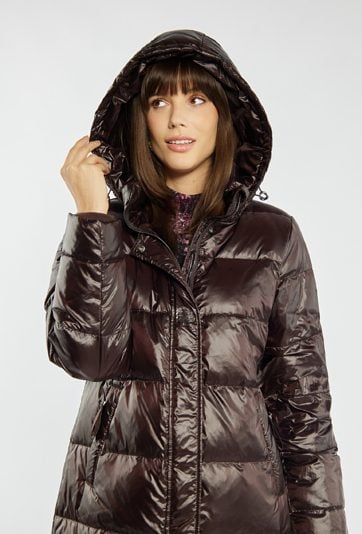 Pikowany płaszcz midi