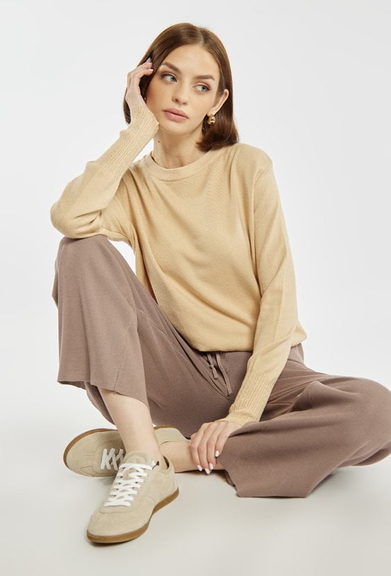 Spodnie z wiązaniem