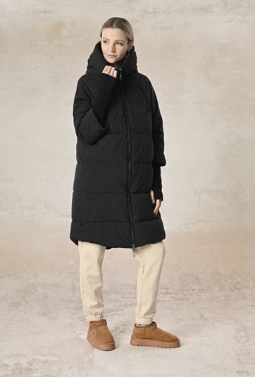 Długa pikowana kurtka z kapturem