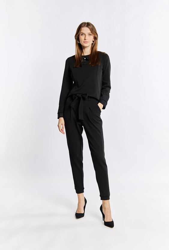 Spodnie z wiązaniem