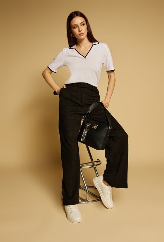 Mała torebka na pasku