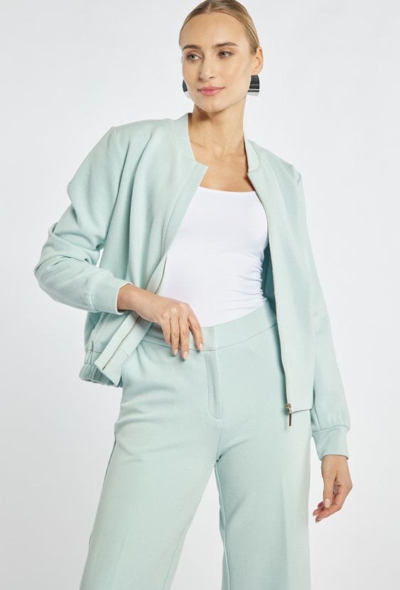 Bluza o eleganckim kroju