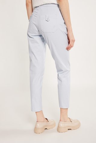 Materiałowe spodnie z kieszeniami