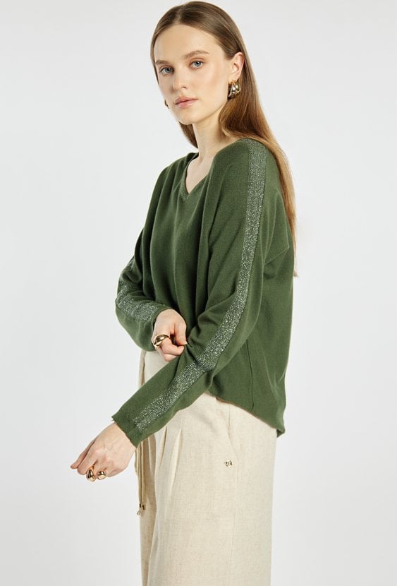 Sweter damski z połyskującym paskiem