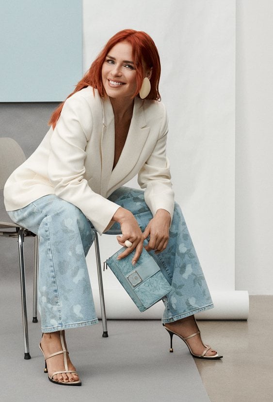 Jeansy z kwiatowym wzorem