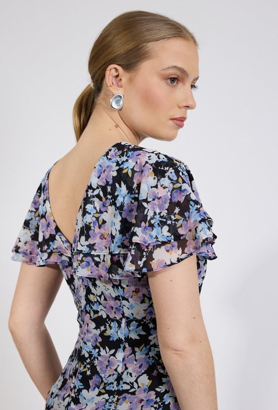 Sukienka z kwiatowym wzorem