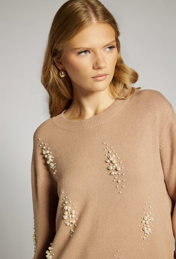 Sweter z koralikami