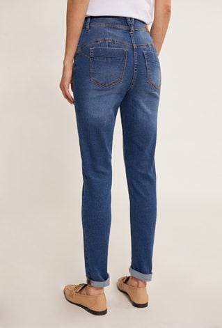 Jeansy z przetarciami