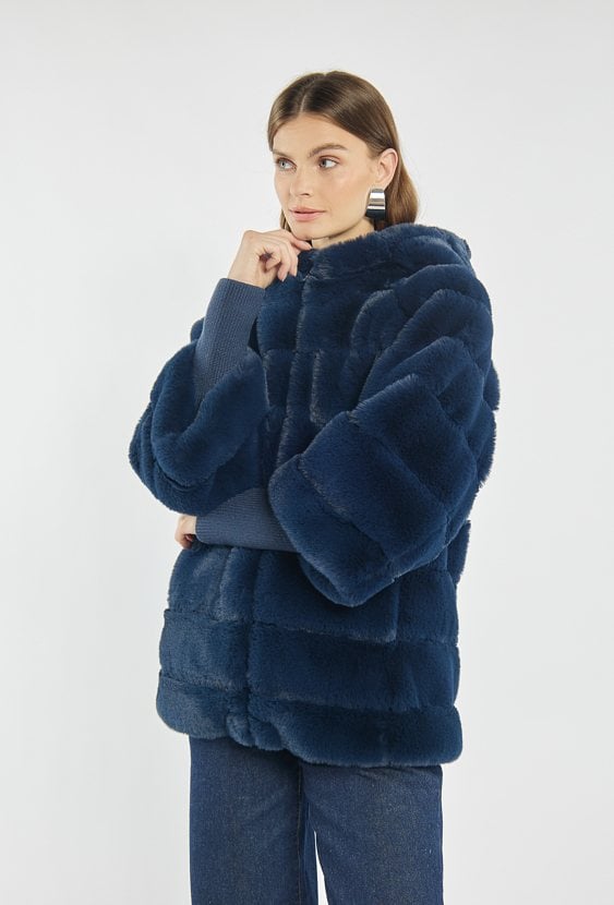 Kurtka z sztucznym futerkiem
