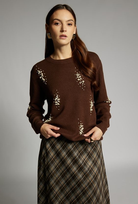 Sweter z koralikami