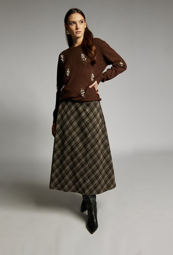 Sweter z koralikami