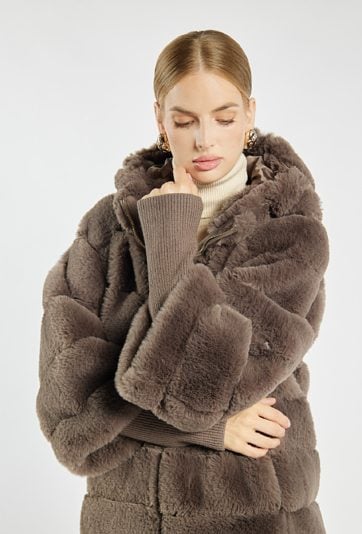 Kurtka z sztucznym futerkiem