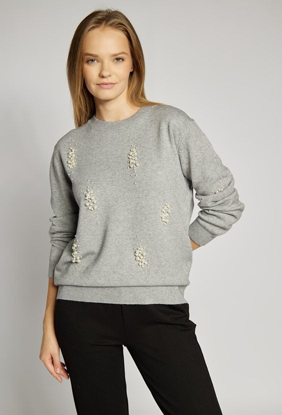 Sweter z koralikami