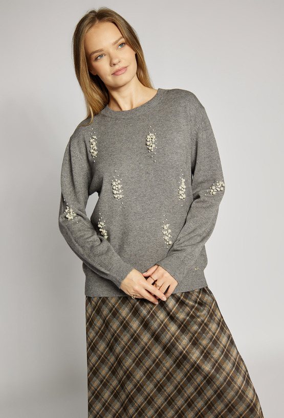 Sweter z koralikami