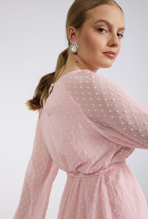 Sukienka z wiązaniem