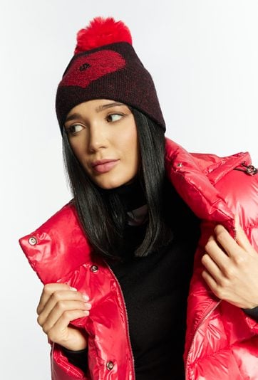 Czapka damska z pomponem