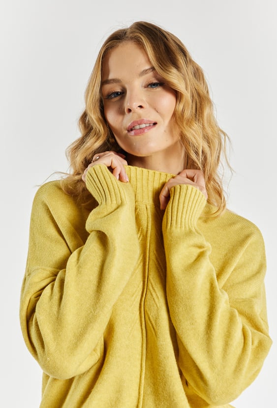 Sweter damski z półgolfem