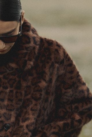 Kurtka z efektownym wzorem