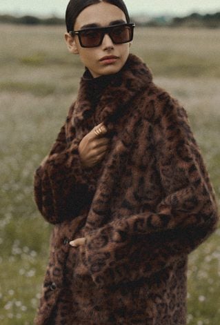 Kurtka z efektownym wzorem