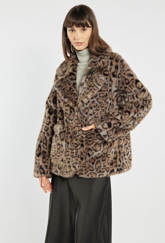 Kurtka z efektownym wzorem