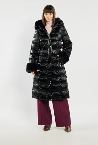 Długi płaszcz z połyskiem