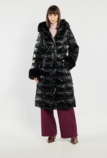 Długi płaszcz z połyskiem