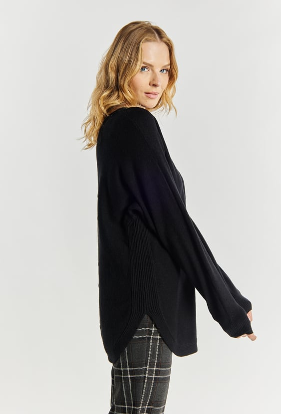 Sweter damski z guzikami