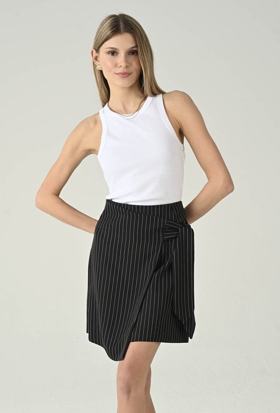 Spódnica z wiązaniem w talii