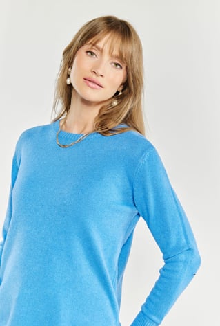 Sweter damski o prostym kroju