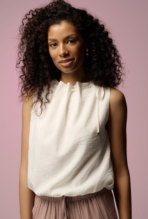 Bluzka z ozdobnym wiązaniem