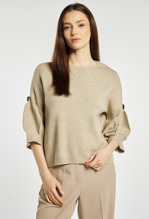 Sweter o eleganckim fasonie