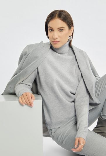 Sweter damski z golfem