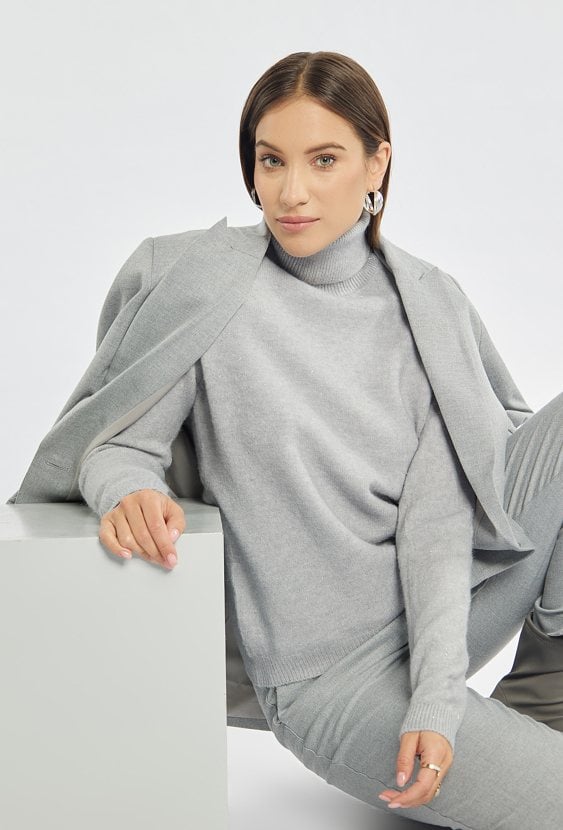 Sweter damski z golfem