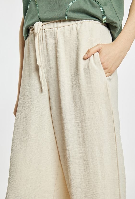 Luźne spodnie na lato