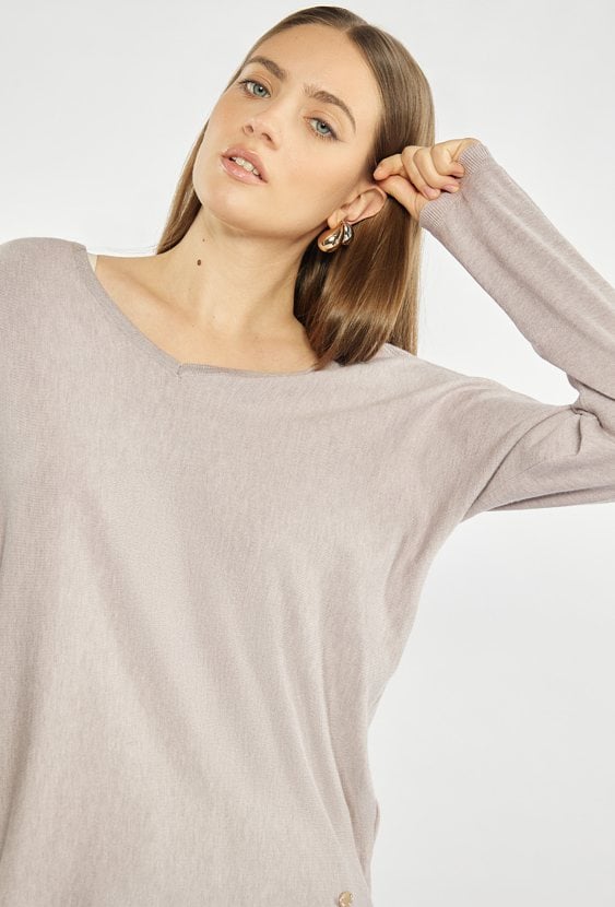 Sweter damski z połyskującym paskiem