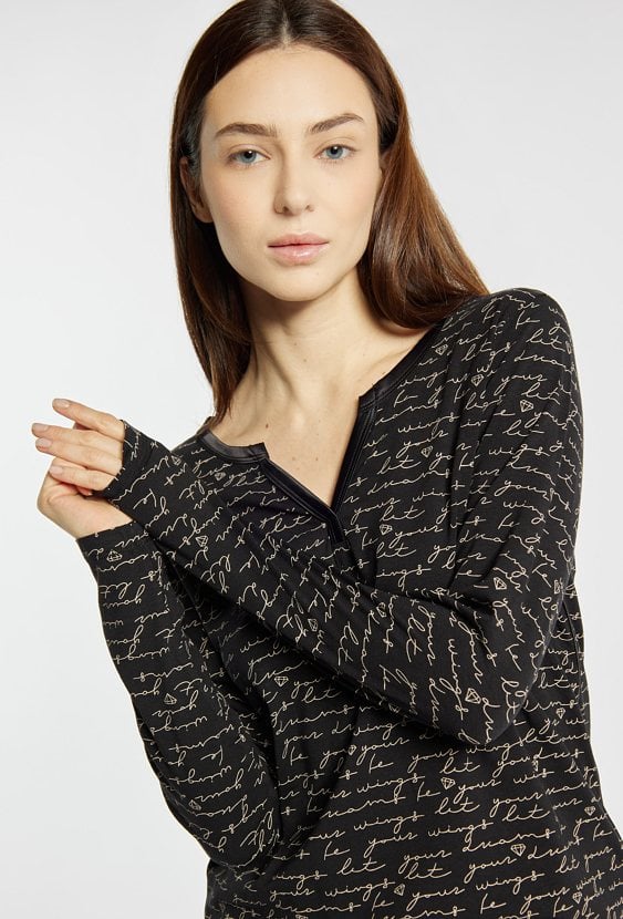 Wzorzysta koszulka od piżamy