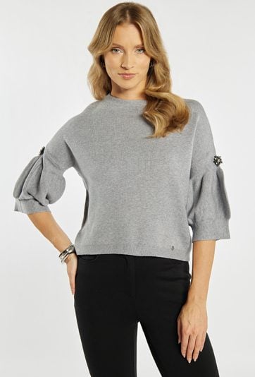 Sweter o eleganckim fasonie