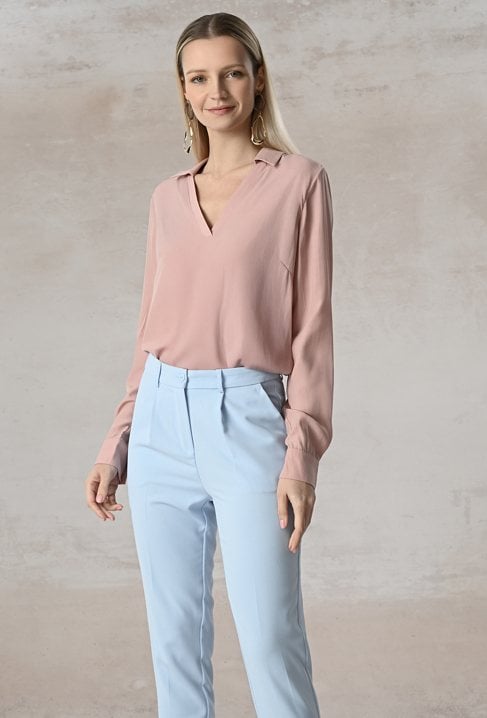 Gładka bluzka z dekoltem w v-nek