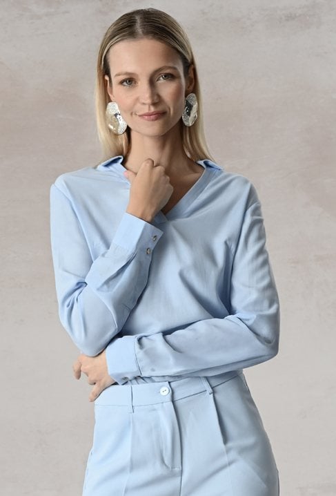 Gładka bluzka z dekoltem w v-nek