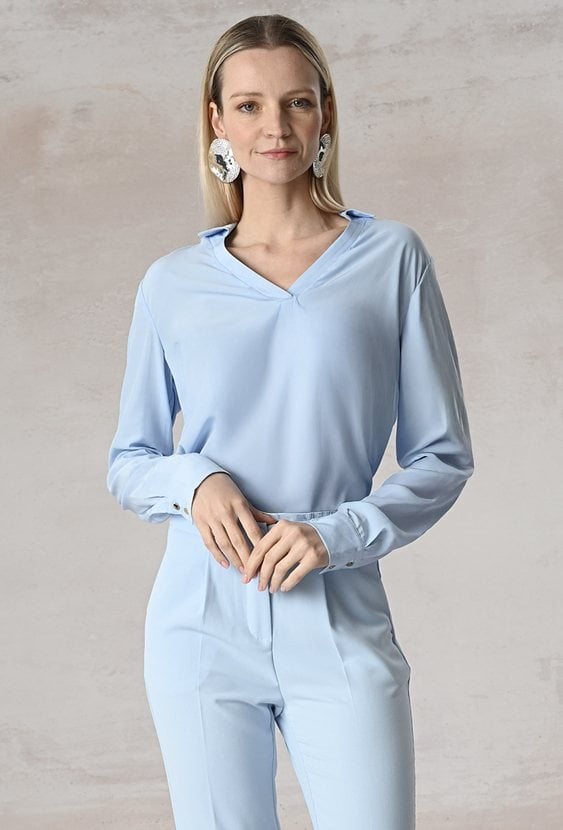 Gładka bluzka z dekoltem w v-nek