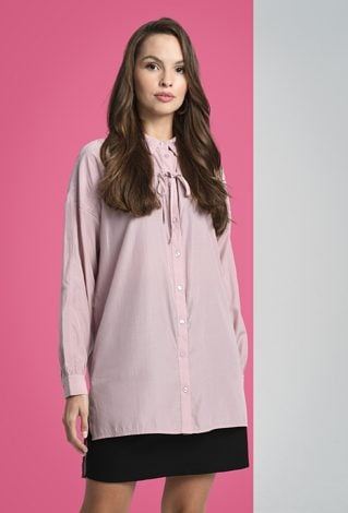 Różowa koszula o dłuższym kroju