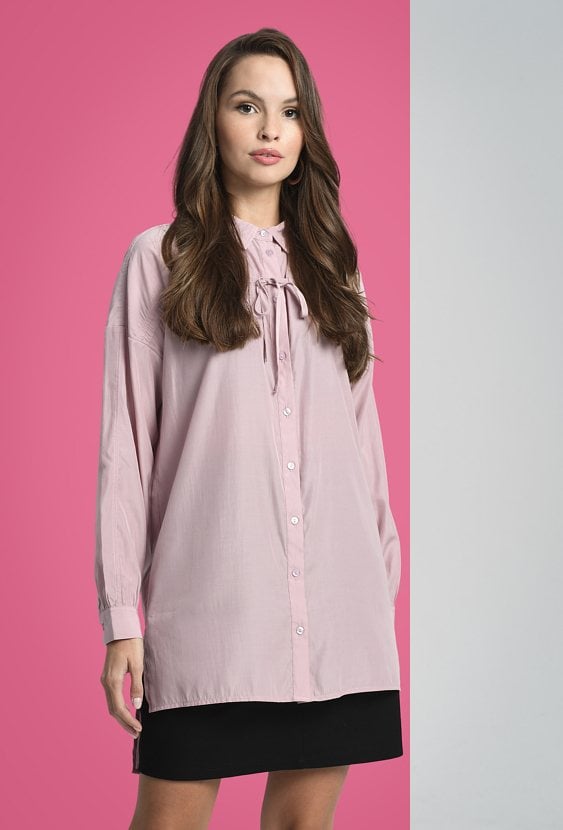 Różowa koszula o dłuższym kroju