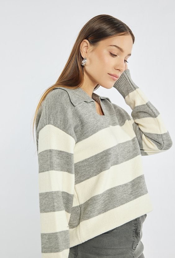 Sweter damski w paski