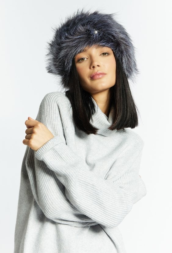 Czapka damska ze sztucznego futra