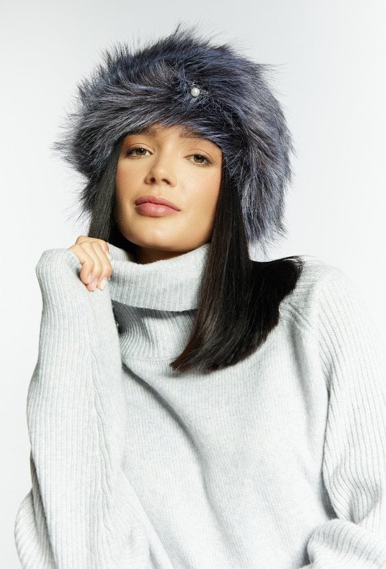 Czapka damska ze sztucznego futra