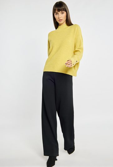 Sweter damski o luźnym kroju