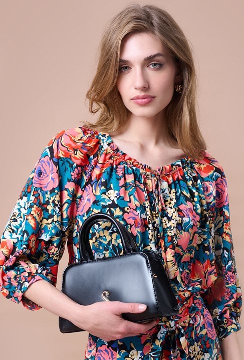 Kwiecista bluzka z marszczonym dekoltem