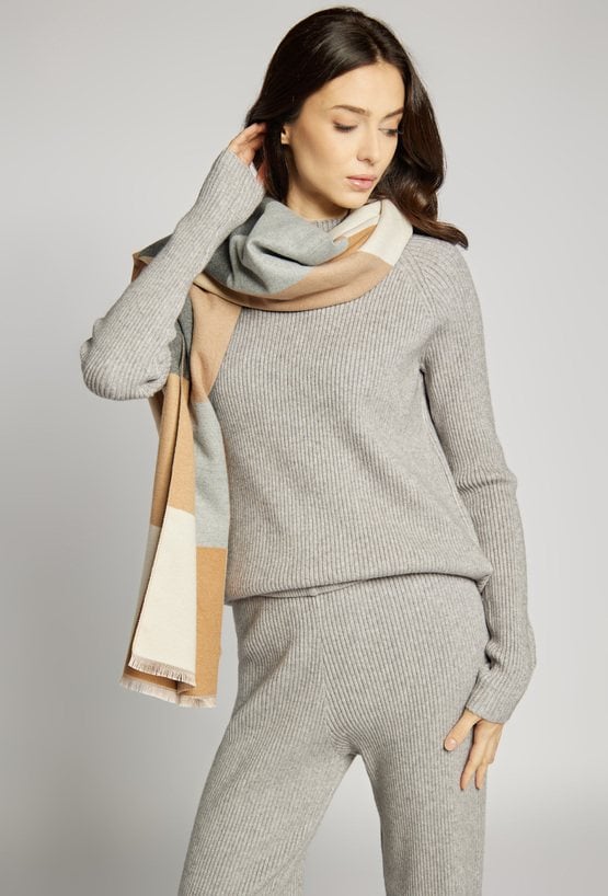 Sweter damski z prążkowaną strukturą