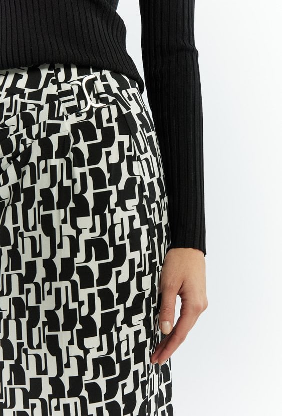 Wzorzysta spódniczka damska