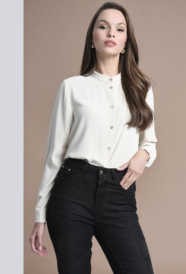 Biała koszula ze stójką